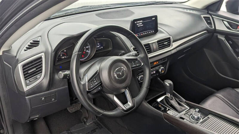 2018 Mazda MAZDA3 Touring