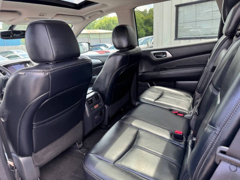 2017 Nissan Pathfinder SV