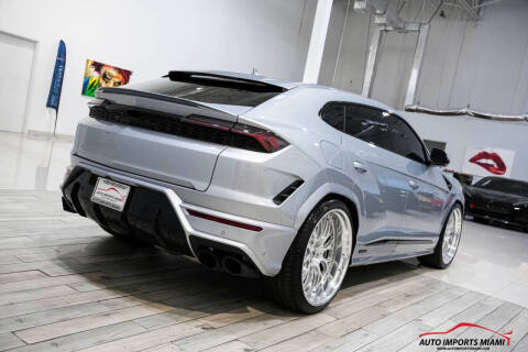 2025 Lamborghini Urus SE