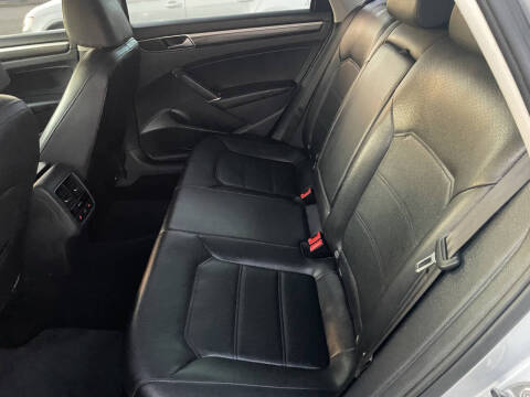 2018 Volkswagen Passat 2.0T SE