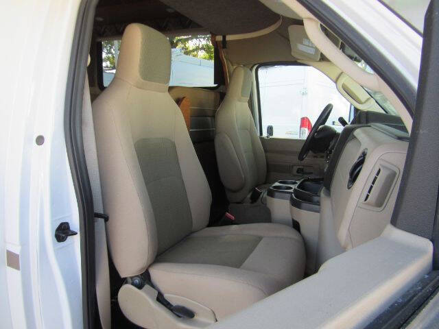 2017 Ford E-Series E-450 SD