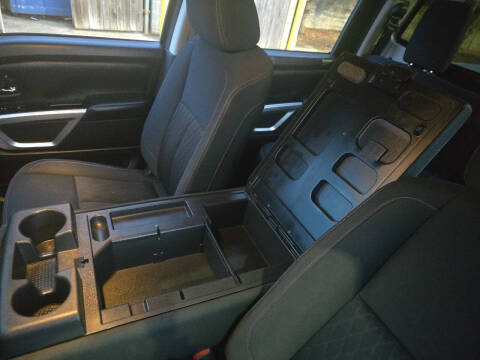 2017 Nissan Titan SV