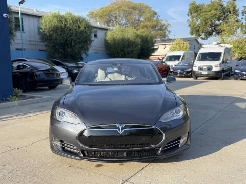 2016 Tesla Model S 70D