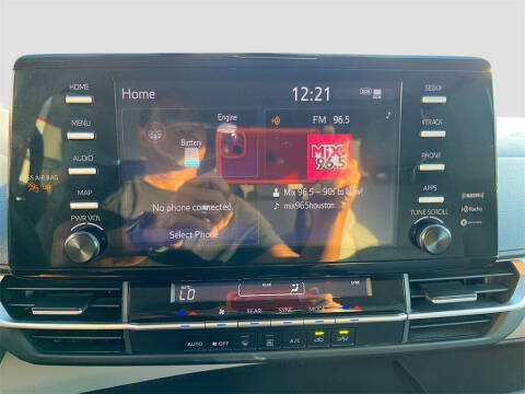 2022 Toyota Sienna LE 8-Passenger