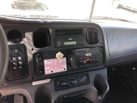 2004 Freightliner M2 106