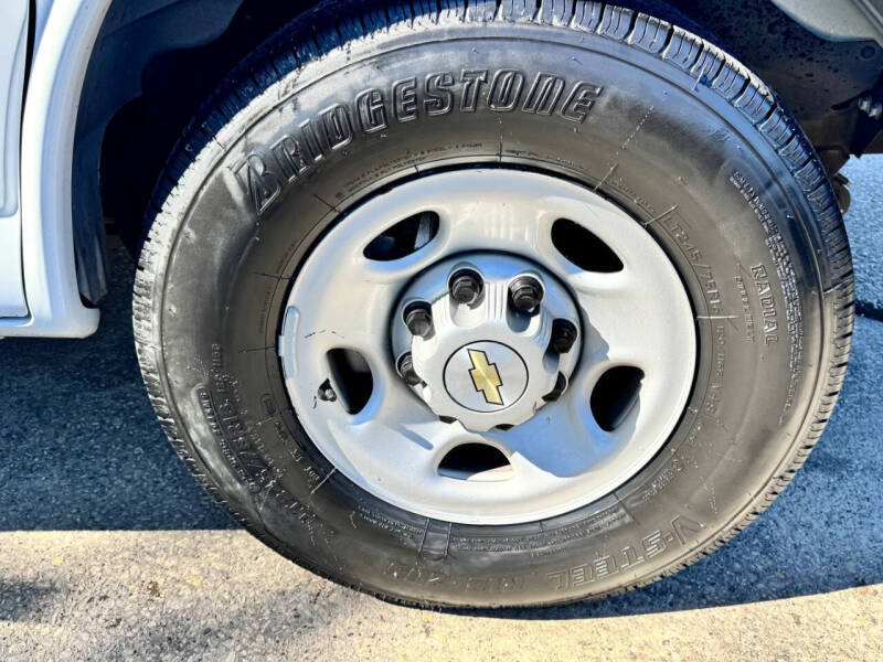 2024 Chevrolet Express 2500