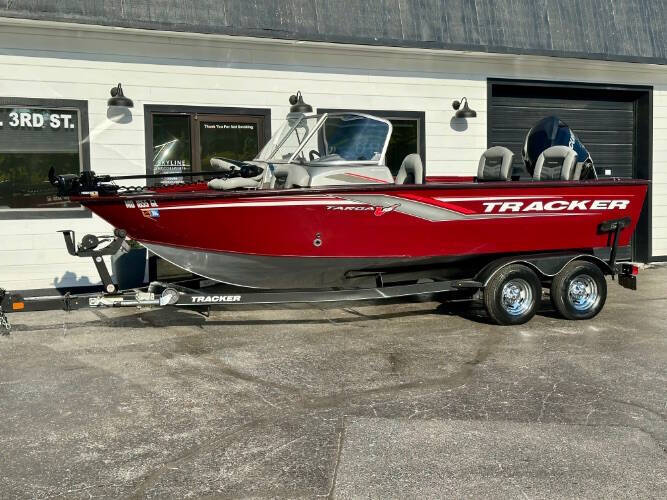 2018 Tracker Targa V18