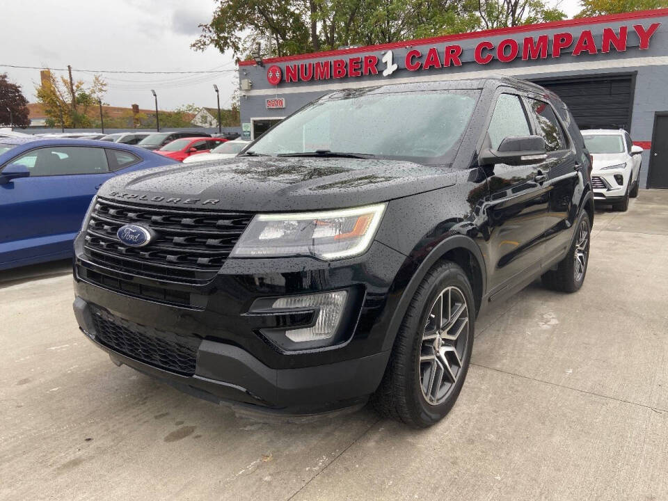 2017 Ford Explorer Sport's photo