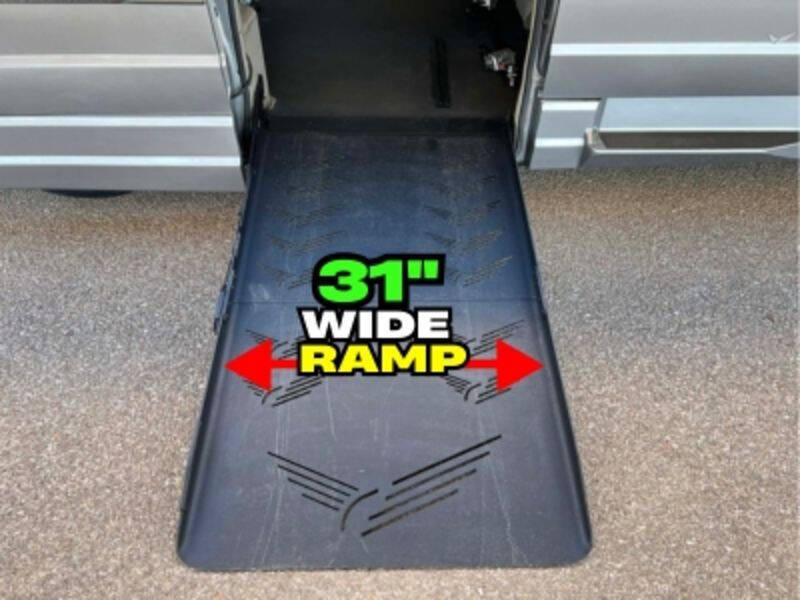 2016 Chrysler Town and Country Touring-L