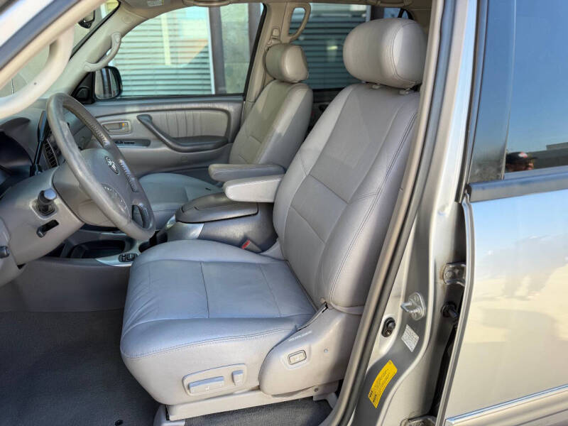2004 Toyota Sequoia Limited