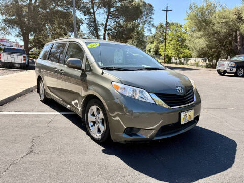2014 Toyota Sienna LE 8-Passenger