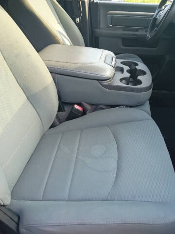 2017 RAM 1500 SLT