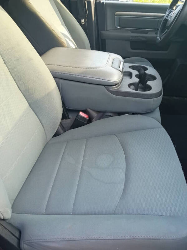 2017 RAM 1500 SLT