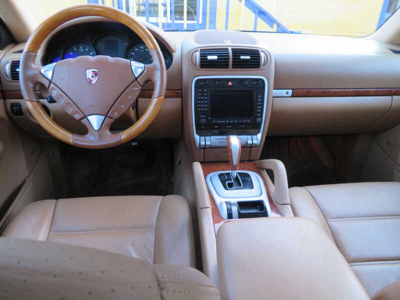 2004 Porsche Cayenne Tiptronic