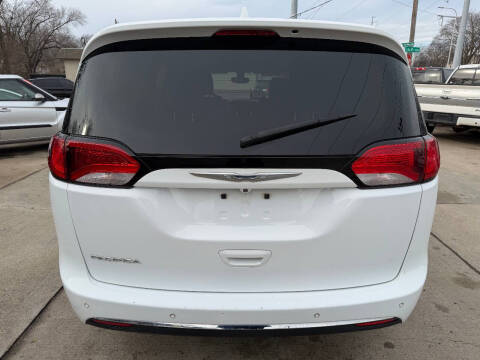 2018 Chrysler Pacifica Touring L