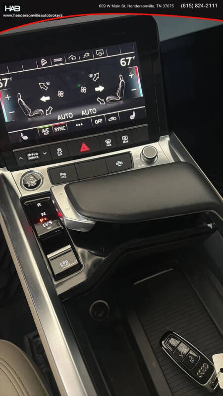 2021 Audi e-tron quattro Premium