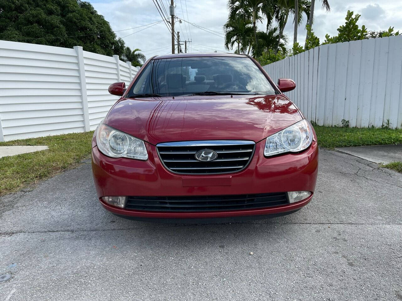 2008 HYUNDAI Elantra Sedan - $4,300