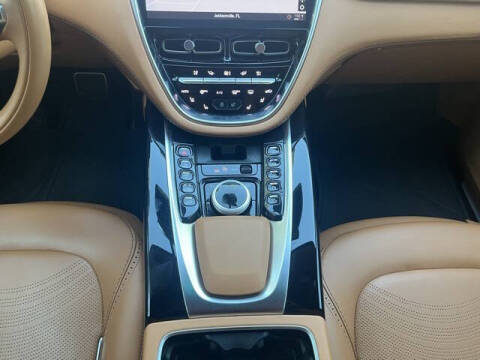 2022 Aston Martin DBX