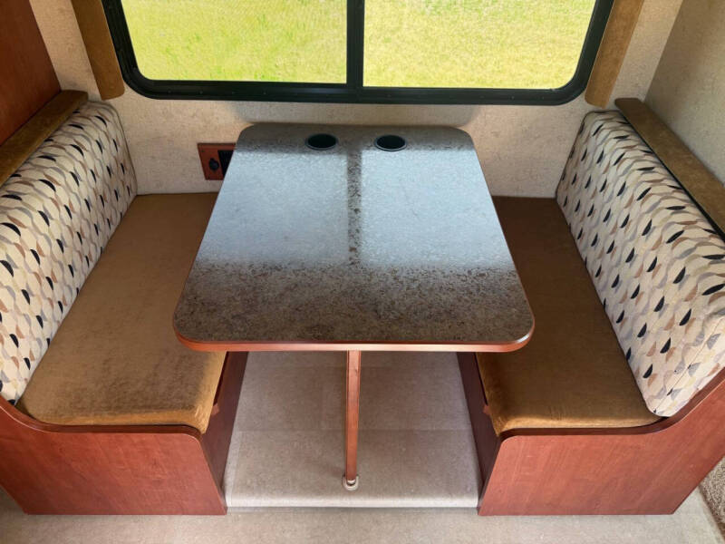2015 Winnebago Vista