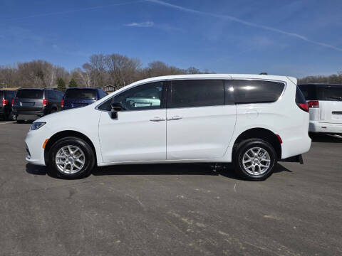 2025 Chrysler Pacifica Select