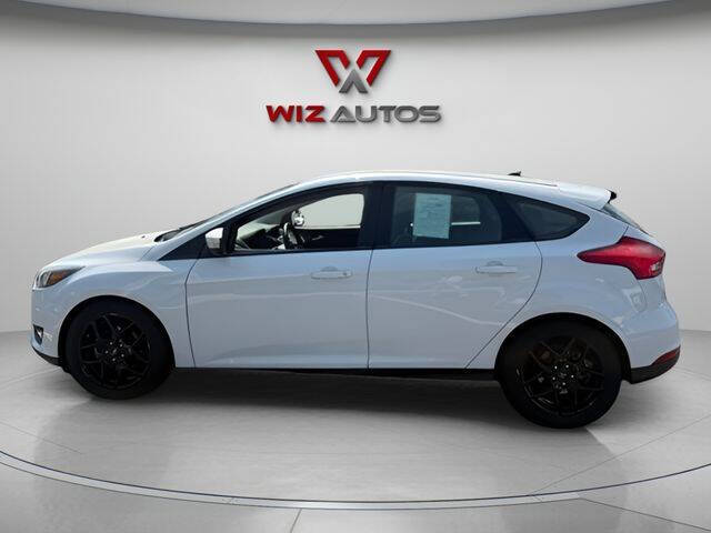 White 2016 Ford Focus SE SE 4dr Hatchback 2