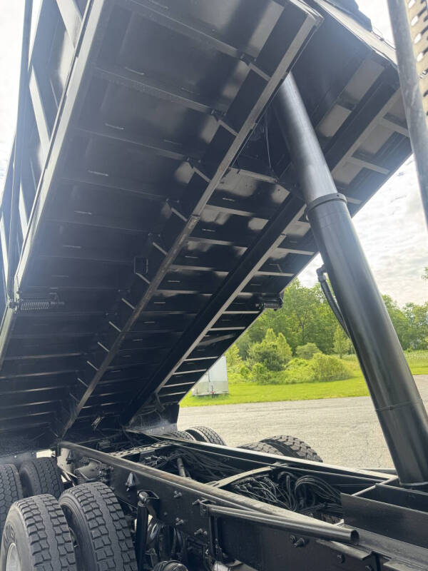 2005 Freightliner M2 112