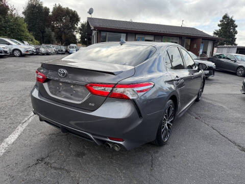 2020 Toyota Camry SE