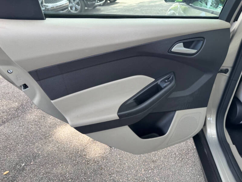 2015 Ford Focus SE