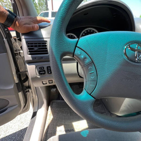 2004 Toyota Sienna