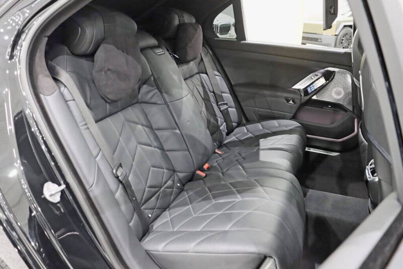 2023 BMW 7 Series 760i xDrive