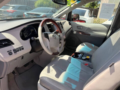 2011 Toyota Sienna Limited 7-Passenger