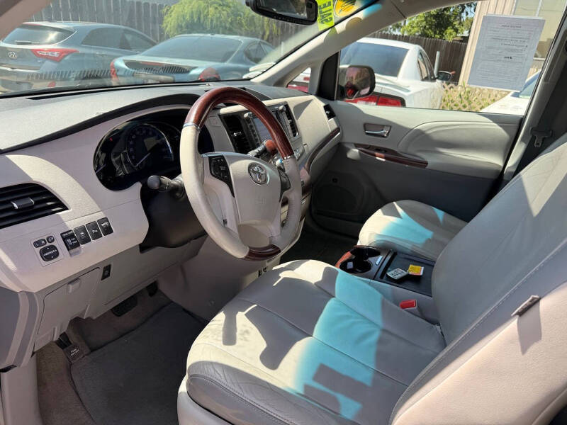 2011 Toyota Sienna Limited 7-Passenger