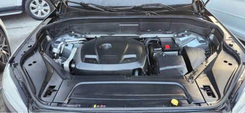 2016 Volvo XC90 T6 Momentum