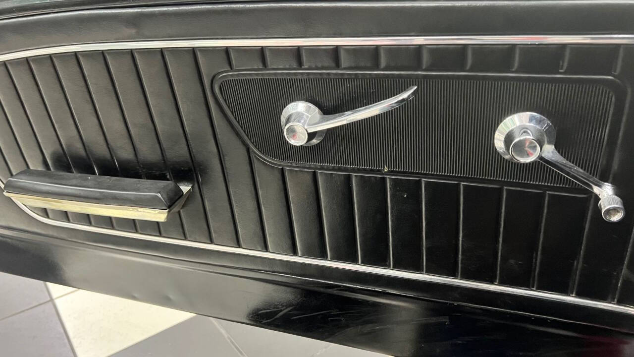 1965 Ford Mustang 31
