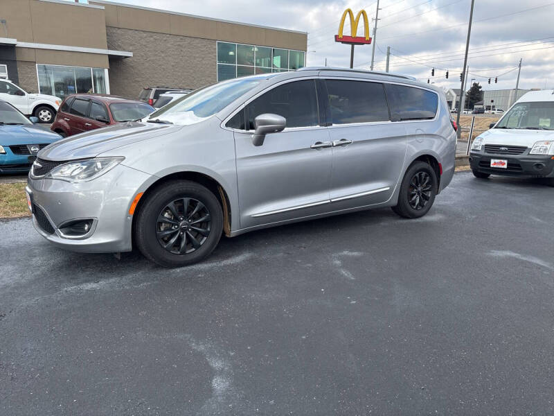 2018 Chrysler Pacifica for sale at McCully's Automotive - Trucks & SUV's in Benton KY