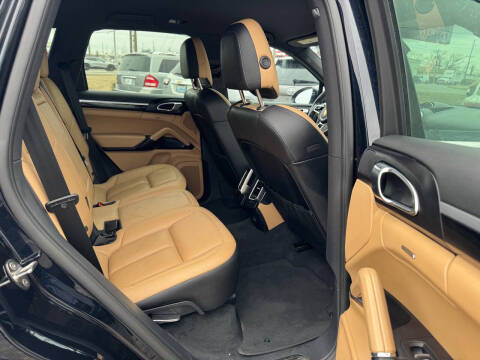 2018 Porsche Cayenne Platinum Edition