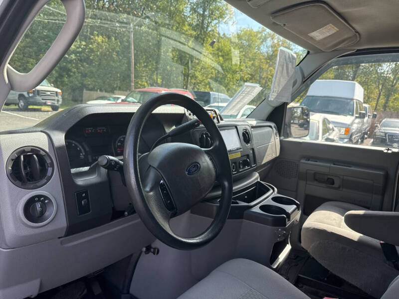 2014 Ford E-Series E-350 SD