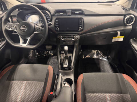 2025 Nissan Versa SR
