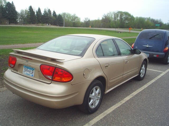 2003 Oldsmobile Alero GL1 photo 8