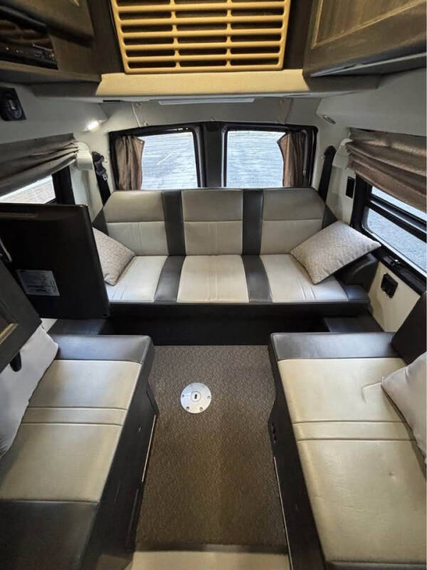 2015 Roadtrek Popular