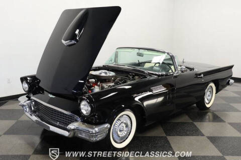 1957 Ford Thunderbird