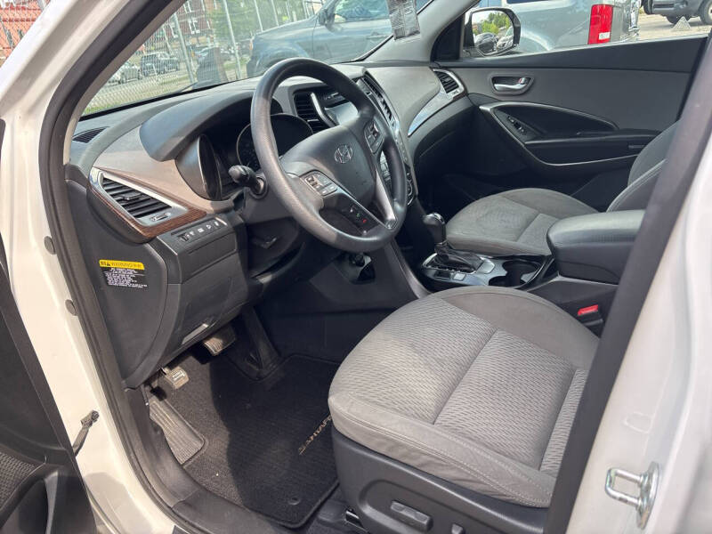 2017 Hyundai Santa Fe SE