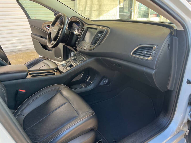 2015 Chrysler 200 C