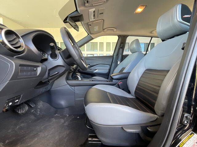 2021 Nissan Kicks SR