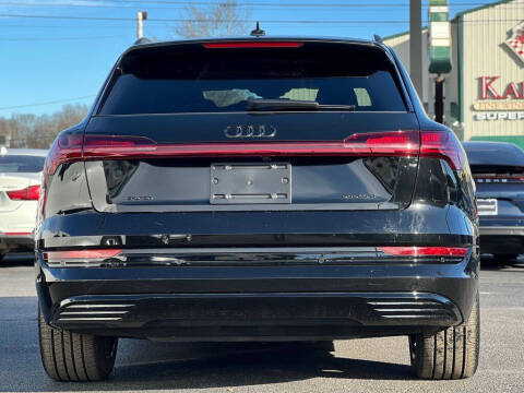 2023 Audi e-tron quattro Premium Plus