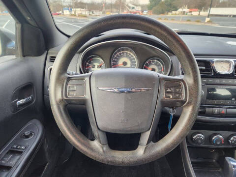 2012 Chrysler 200 LX