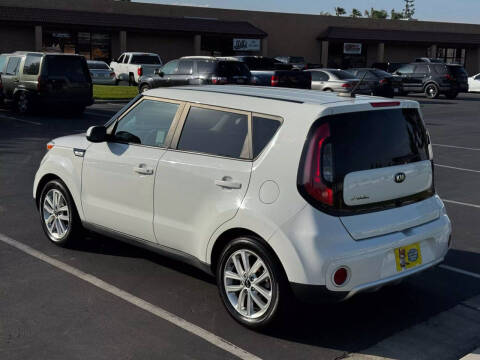 2017 Kia Soul +