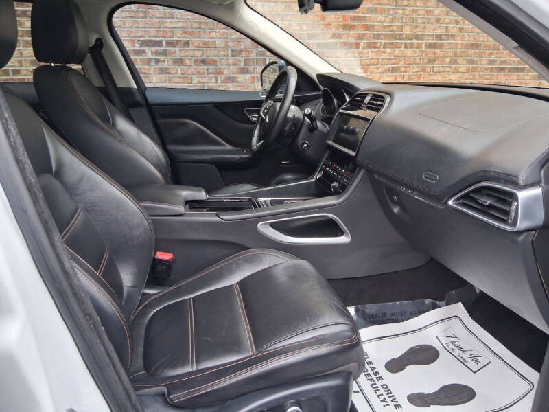 2019 Jaguar F-PACE 30t Prestige