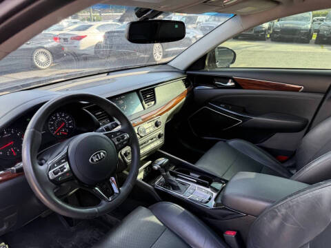 2017 Kia Cadenza Premium