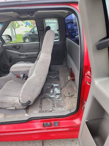 2000 Chevrolet S-10 LS